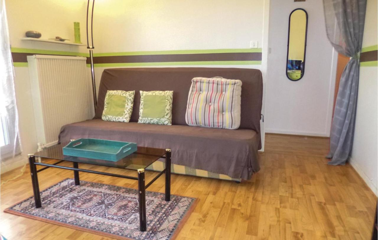 1 Bedroom Nice Apartment In Grandcamp Maisy 외부 사진
