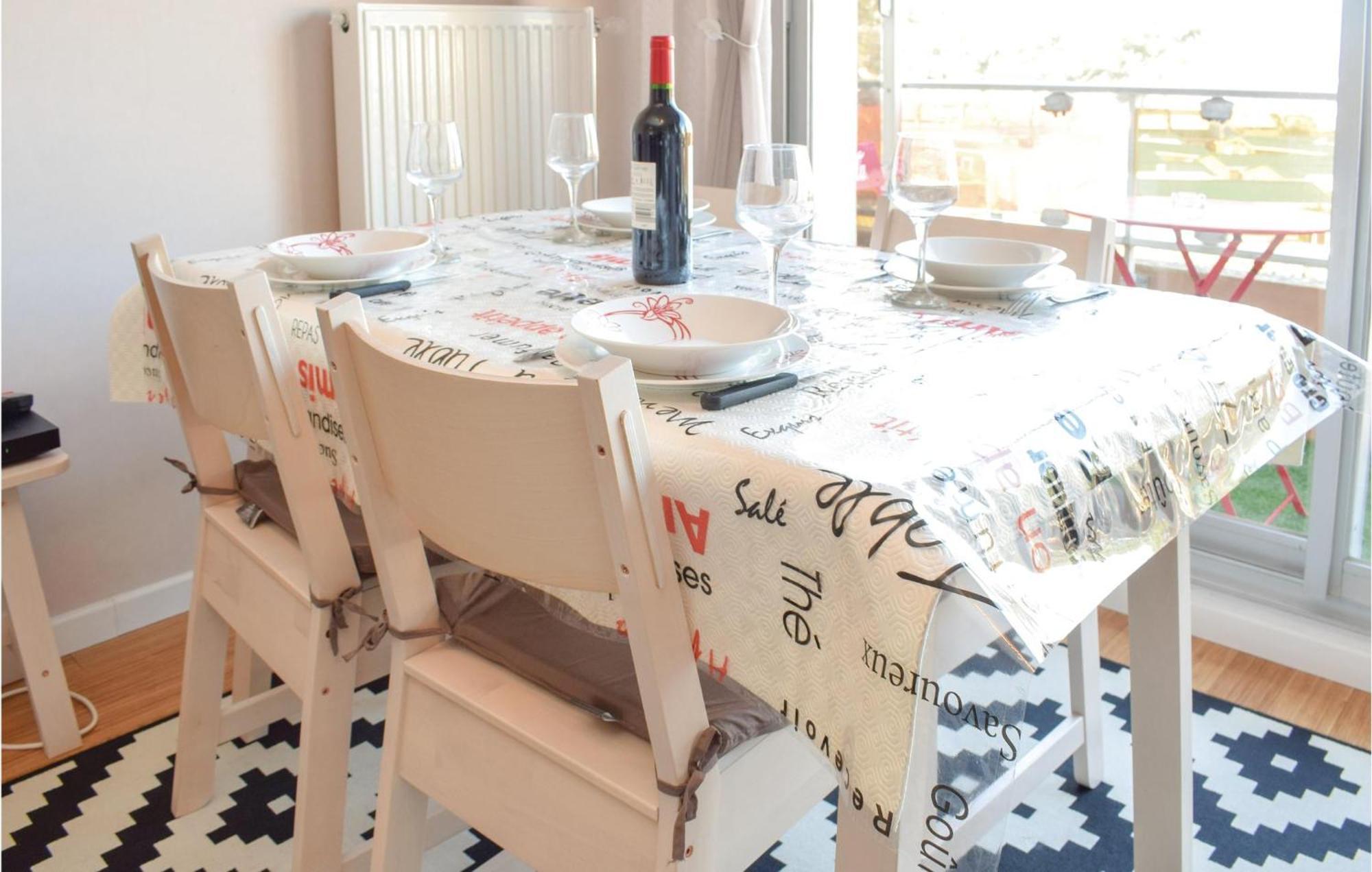 1 Bedroom Nice Apartment In Grandcamp Maisy 외부 사진